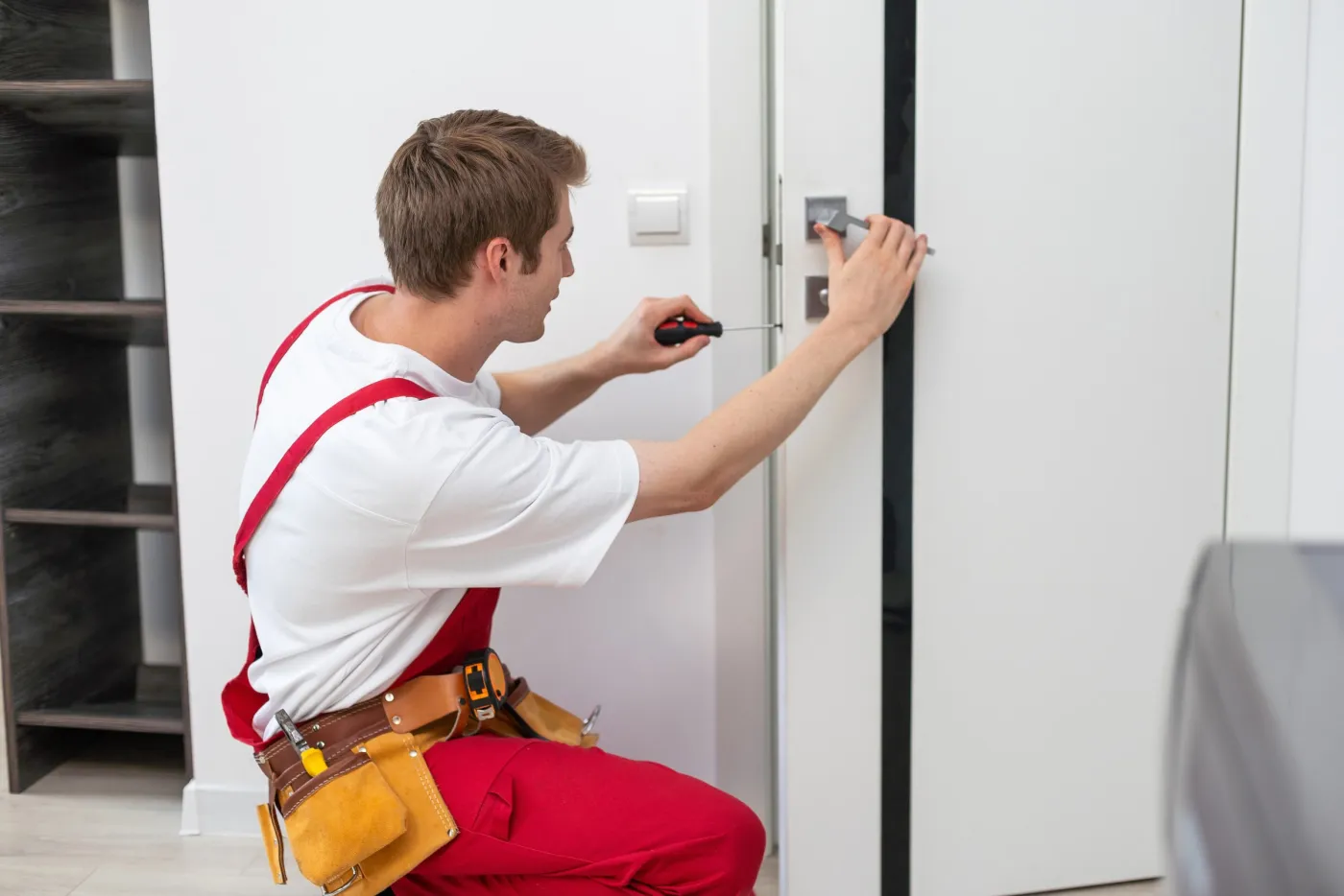 Remise en service d'un cylindre sur une porte de maison de caractère en haute vallée de Chevreuse (Yvelines)